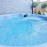 בית נופש Bensons Gem