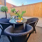 בית נופש Bensons Gem