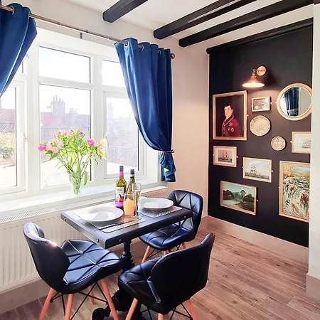 Bensons Gem Holiday home *